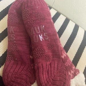 Muk Luks Burgundy Knit Slipper Socks New